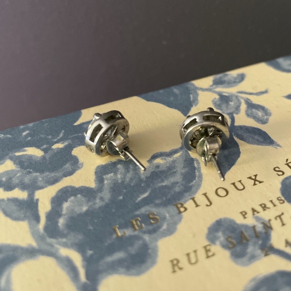 😍 Beautiful classy brilliant round crystal earrings - Picture 8 of 9